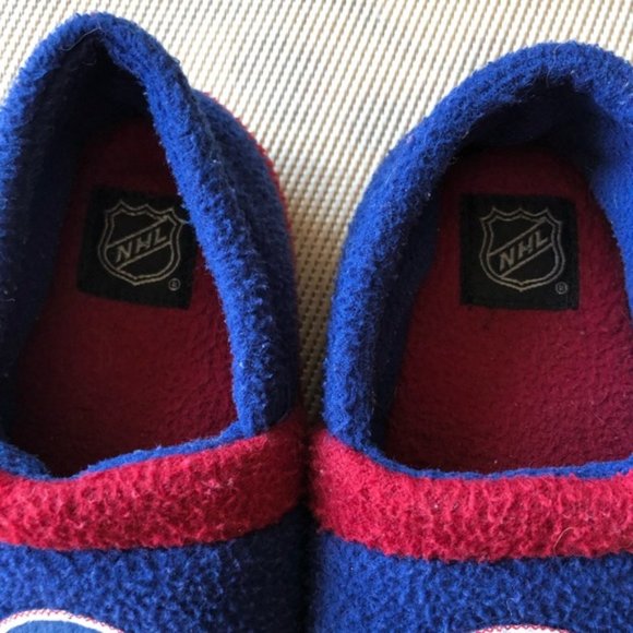 Kid’s authorized NHL Canadiens slippers size 5 - 6 - Picture 5 of 6